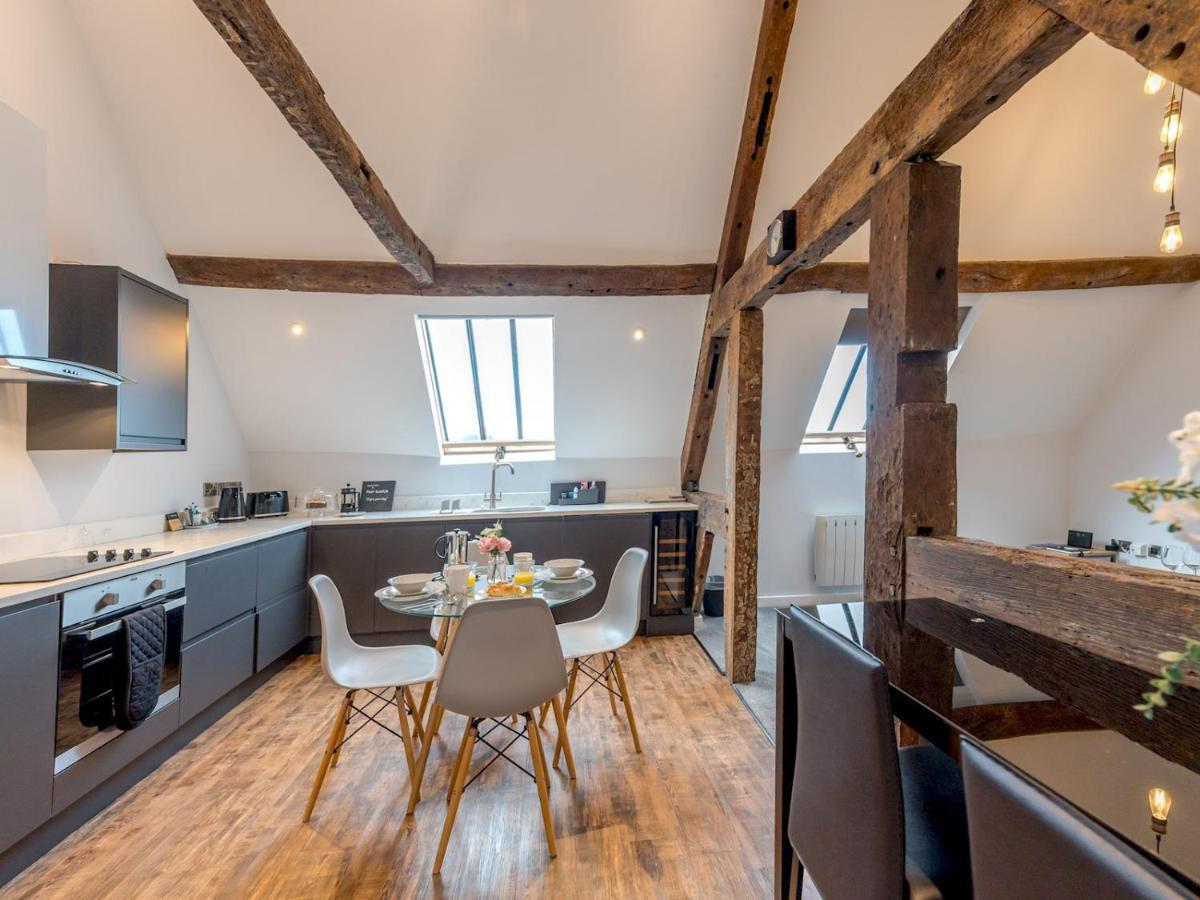 Pass The Keys 5C Charming Town Centre Apartment With Roof Top Views Shrewsbury Dış mekan fotoğraf