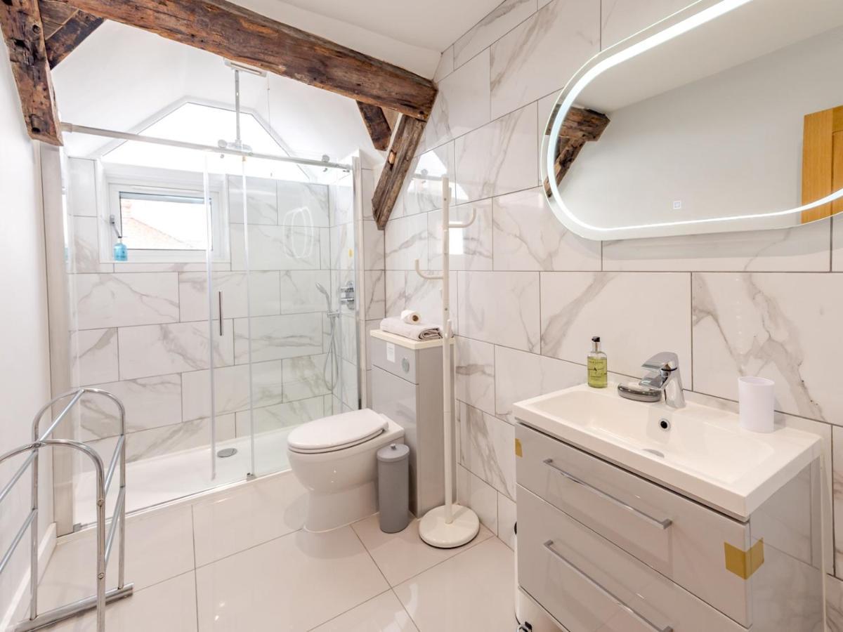 Pass The Keys 5C Charming Town Centre Apartment With Roof Top Views Shrewsbury Dış mekan fotoğraf